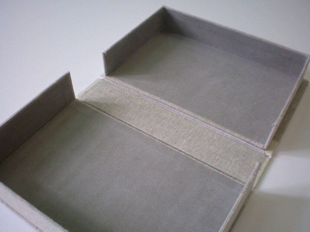 Schachtel Grau